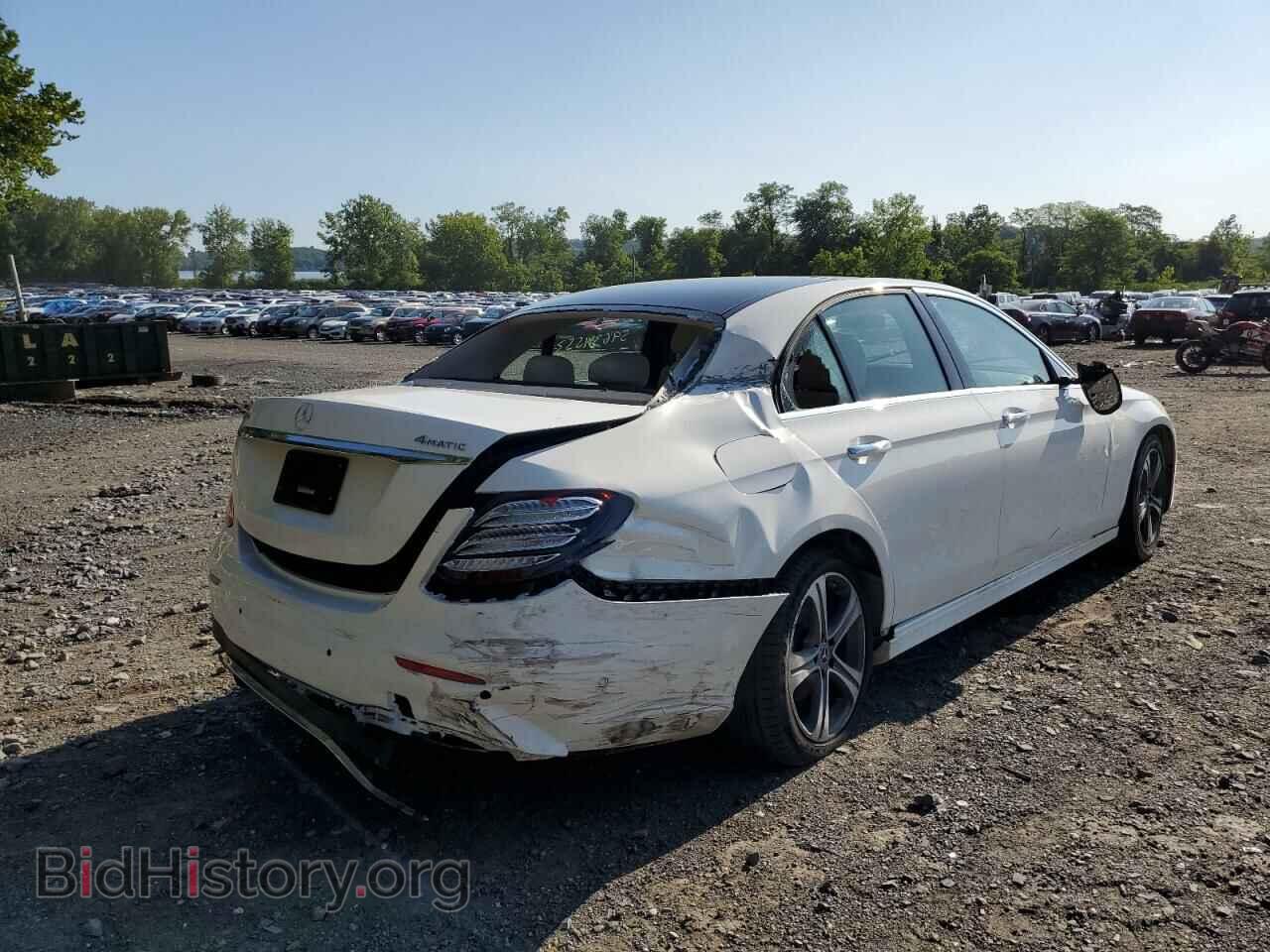 2019 MERCEDES-BENZ E-CLASS - VIN: WDDZF4KBXKA657905 - Фото 3