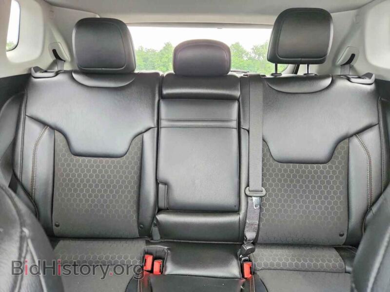 2019 Jeep COMPASS (VIN 3C4NJDBB5KT655897) — photo 10 of 15