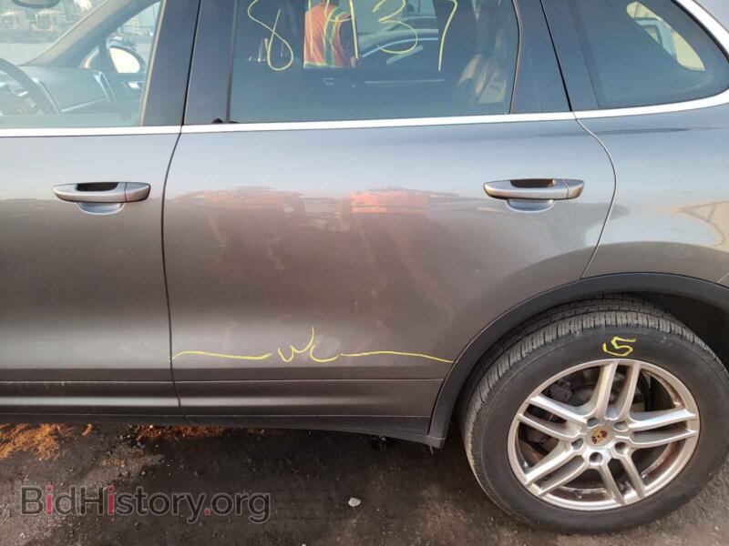 2016 Porsche CAYENNE (VIN WP1AA2A22GLA00862) — photo 9 of 10