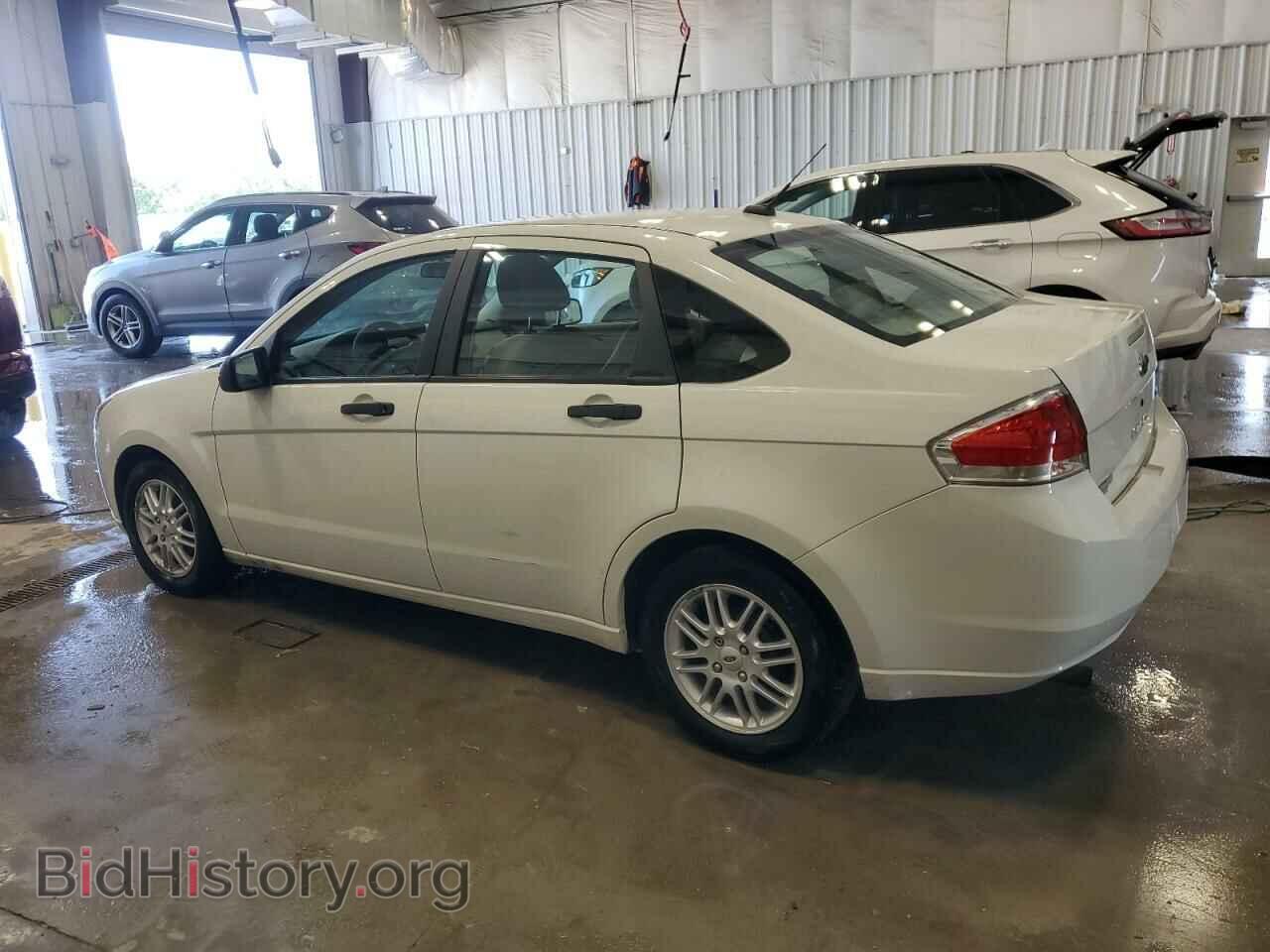 2009 FORD FOCUS - VIN: 1FAHP35N39W180188 - Фото 2