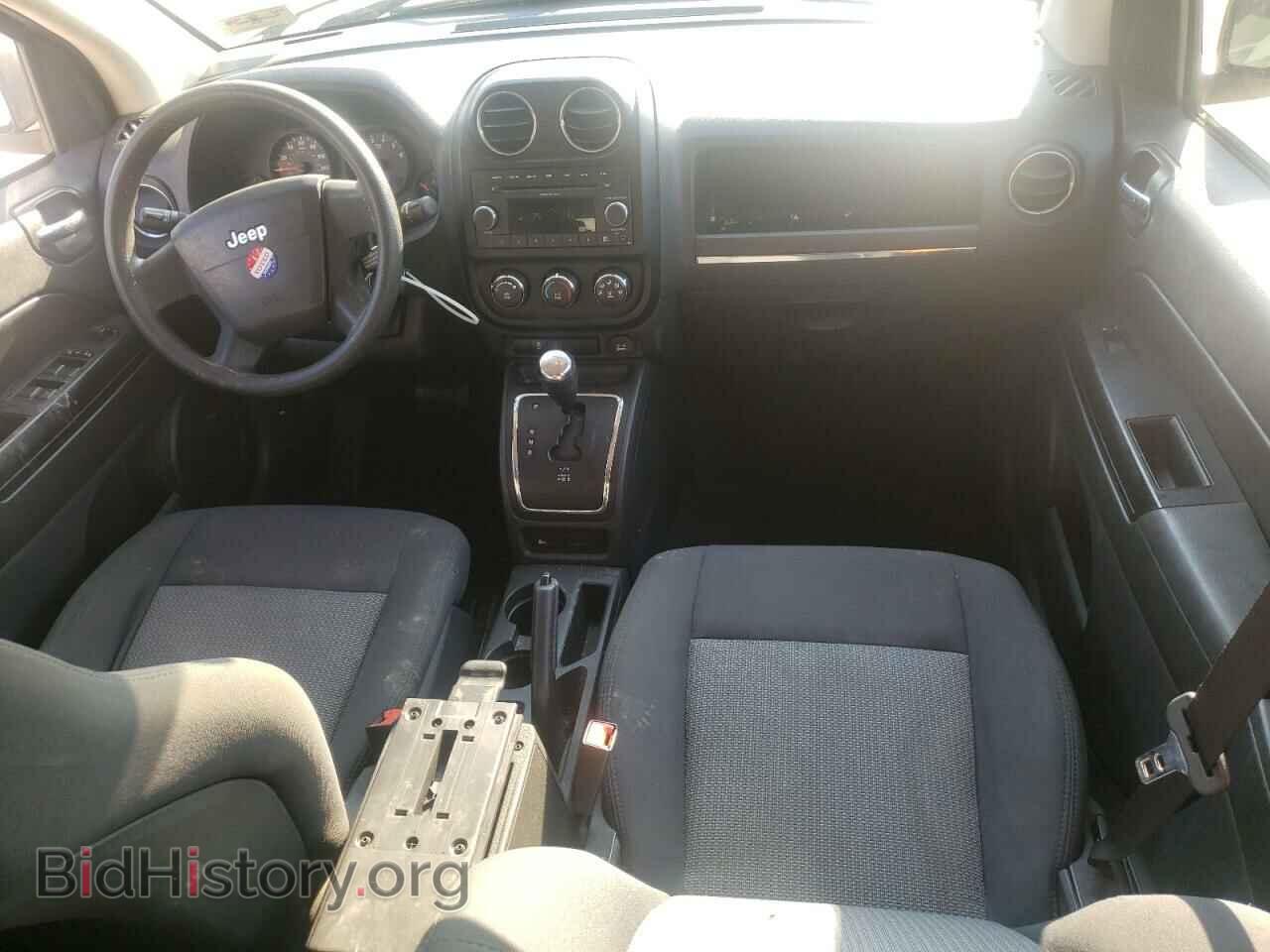2010 JEEP COMPASS - VIN: 1J4NF4FB2AD504252 - Photo 8