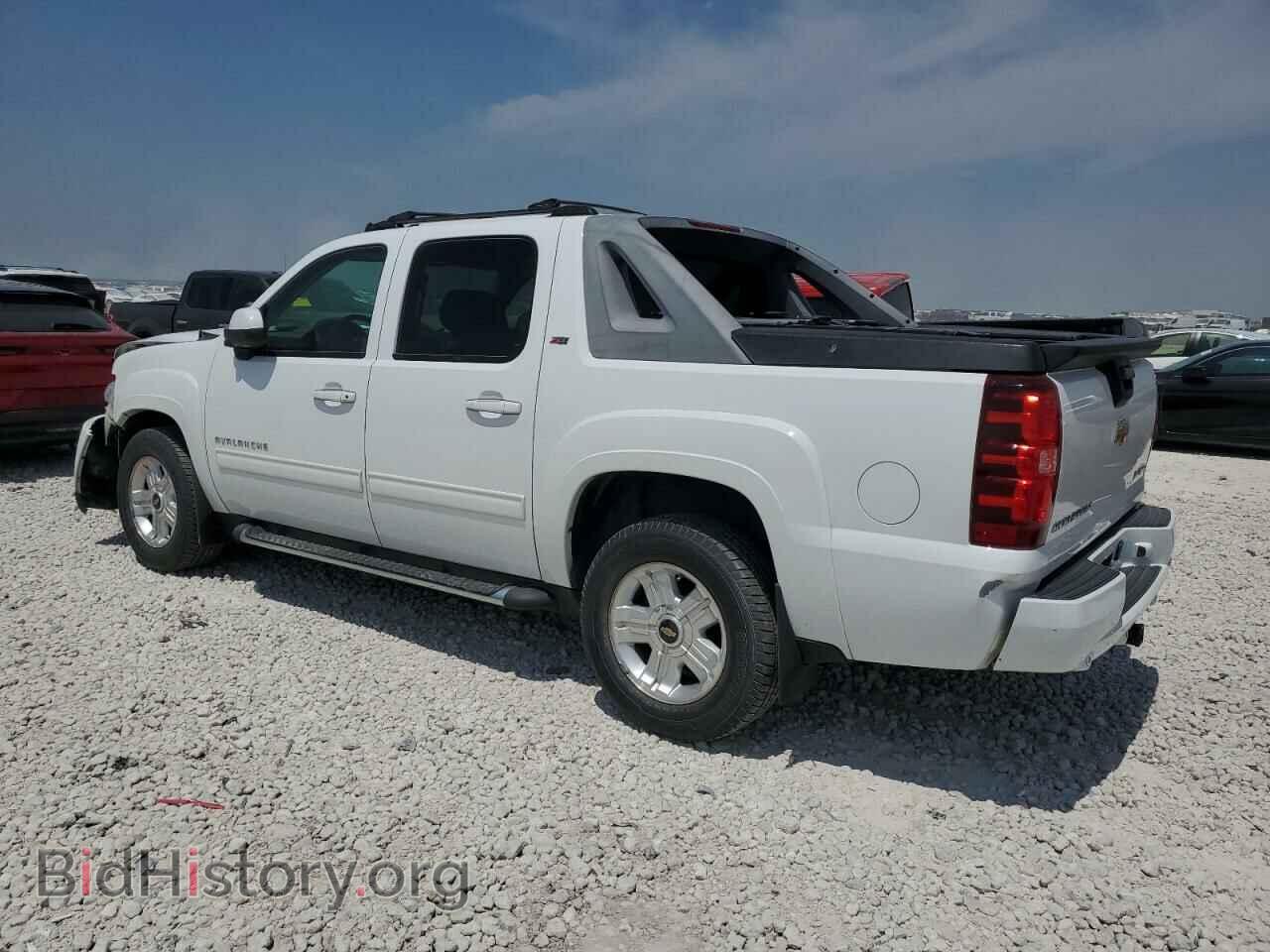 2011 CHEVROLET AVALANCHE - VIN: 3GNTKFE35BG280663 - Фото 2