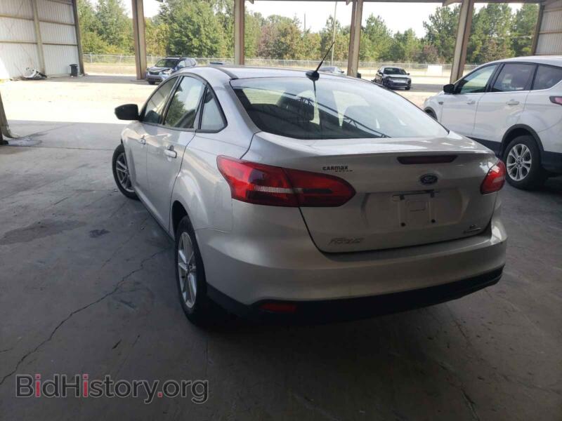 2016 Ford FOCUS (VIN 1FADP3F27GL341160) — photo 3 of 10