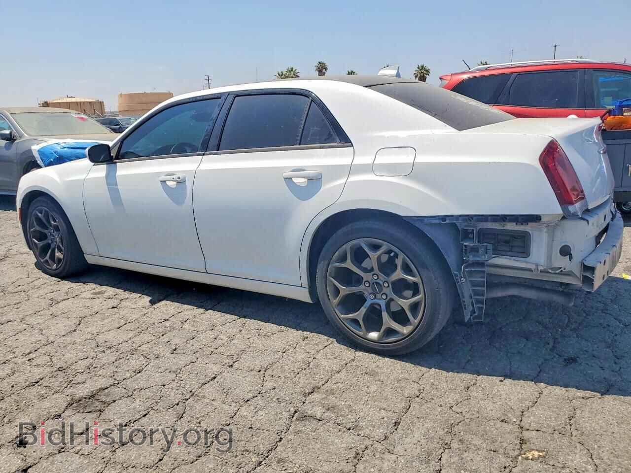 2016 CHRYSLER 300 - VIN: 2C3CCABG1GH351188 - Photo 2
