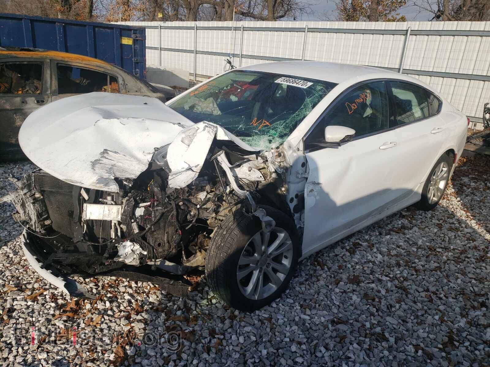 2015 CHRYSLER 200 - VIN: 1C3CCCAB2FN715612 - Фото 2
