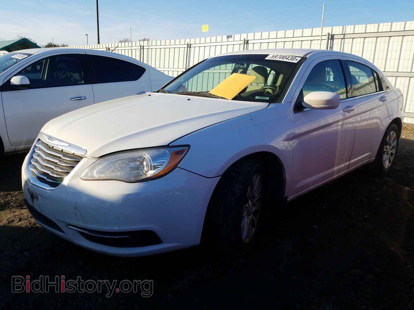 2012 CHRYSLER 200 - VIN: 1C3CCBAB2CN114173 - Фото 2