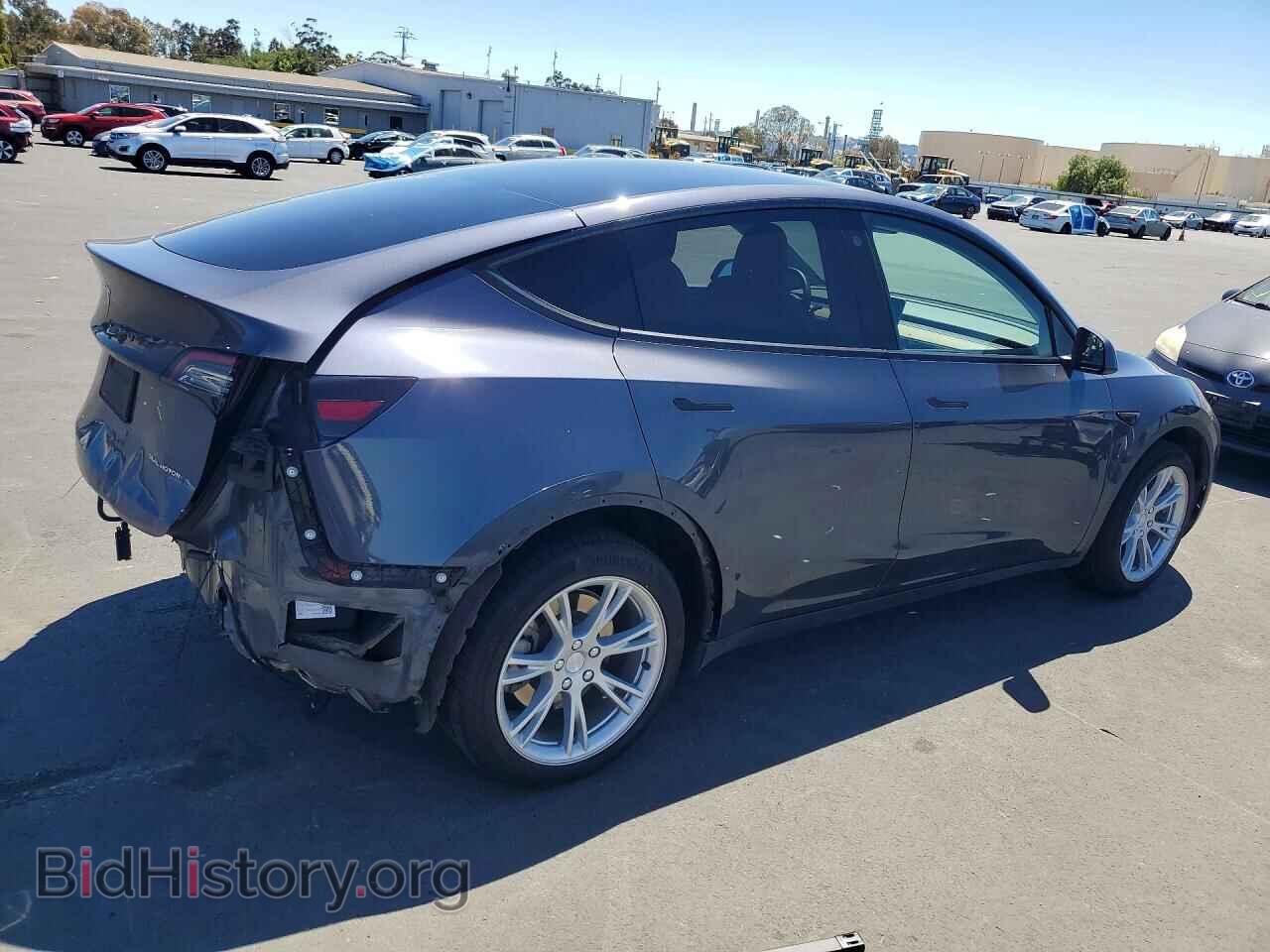 2022 TESLA MODEL Y - VIN: 7SAYGDEE3NF576722 - Фото 3