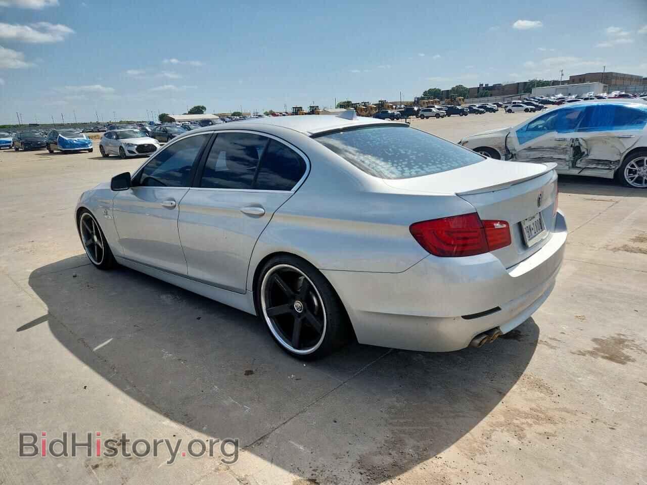 2011 BMW 5 SERIES - VIN: WBAFR1C55BDS35953 - Фото 2