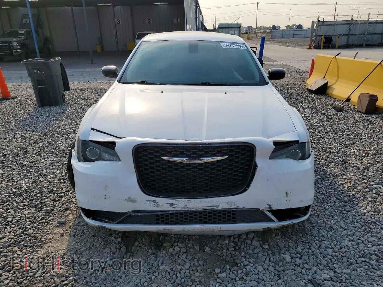 2019 CHRYSLER 300 - VIN: 2C3CCAAG2KH590307 - Фото 5