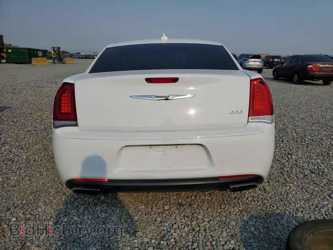 2019 CHRYSLER 300 - VIN: 2C3CCAAG2KH590307 - Фото 6