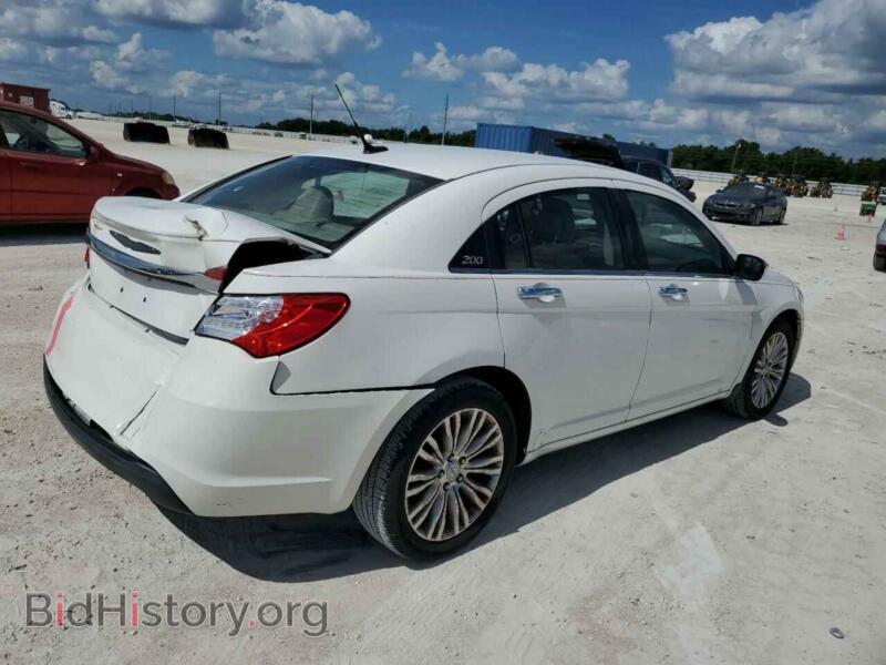 2011 Chrysler 200 (VIN 1C3BC2FB8BN520784) — фото 3 из 12