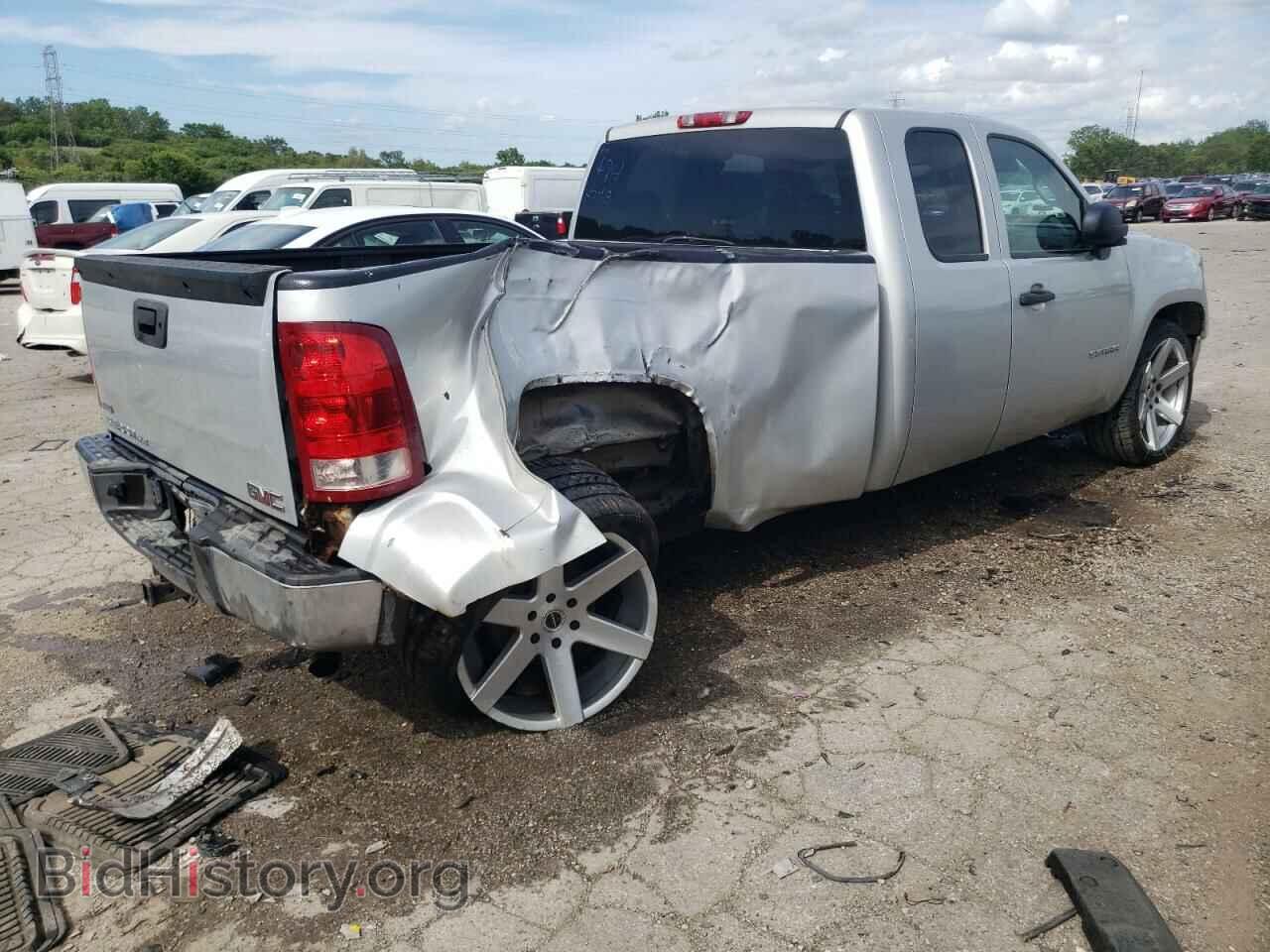 2011 GMC SIERRA - VIN: 1GTR1VE01BZ228971 - Фото 3