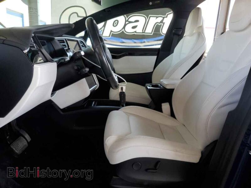 2017 Tesla MODEL X (VIN 5YJXCDE23HF060312) — фото 7 из 14