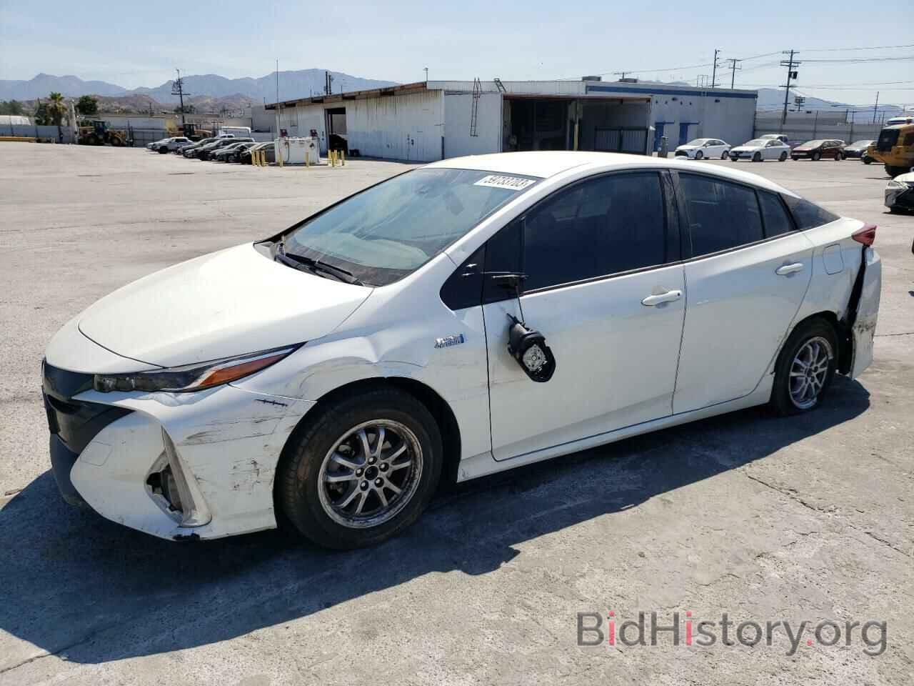 Фотография JTDKARFP5J3100514 - TOYOTA PRIUS 2018