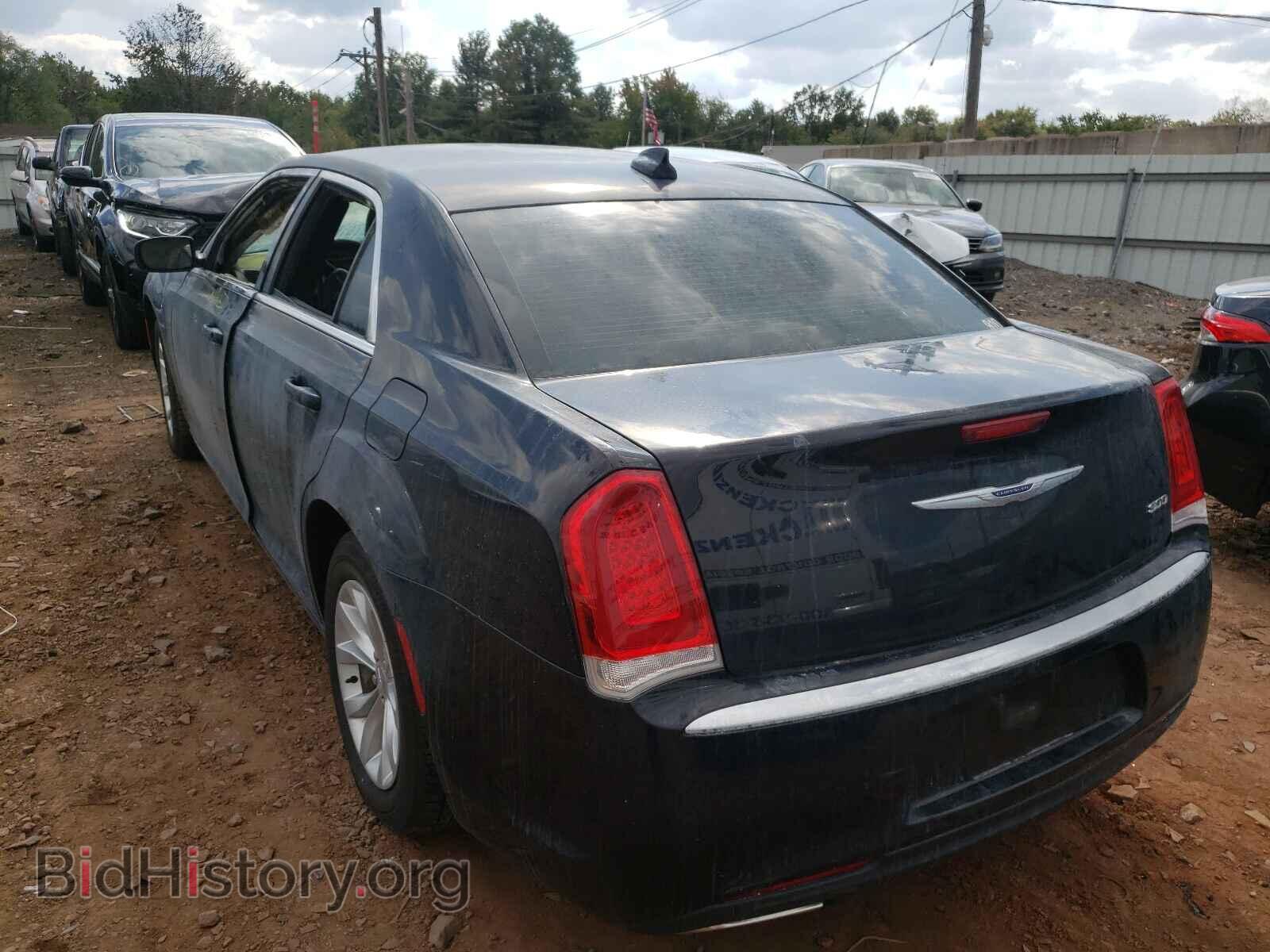 2019 CHRYSLER 300 - VIN: 2C3CCAAG2KH505630 - Фото 3