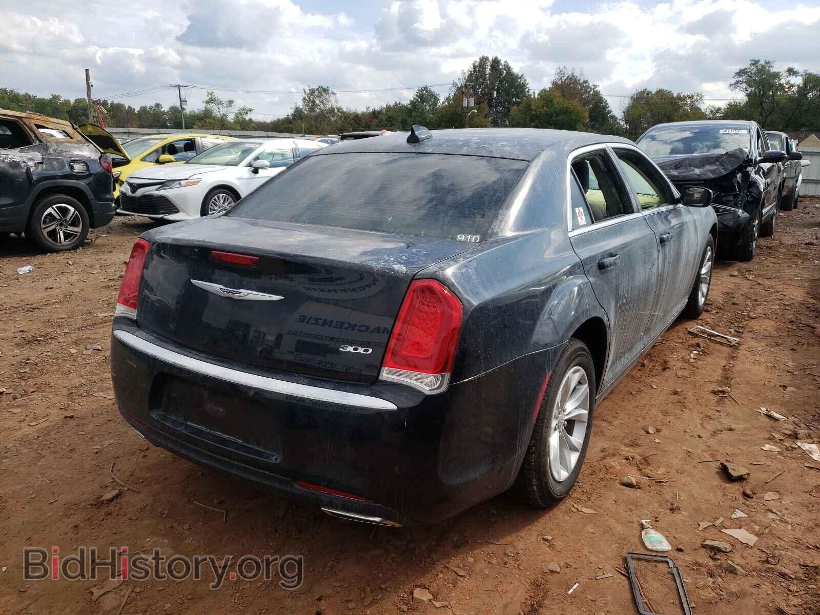 2019 CHRYSLER 300 - VIN: 2C3CCAAG2KH505630 - Фото 4