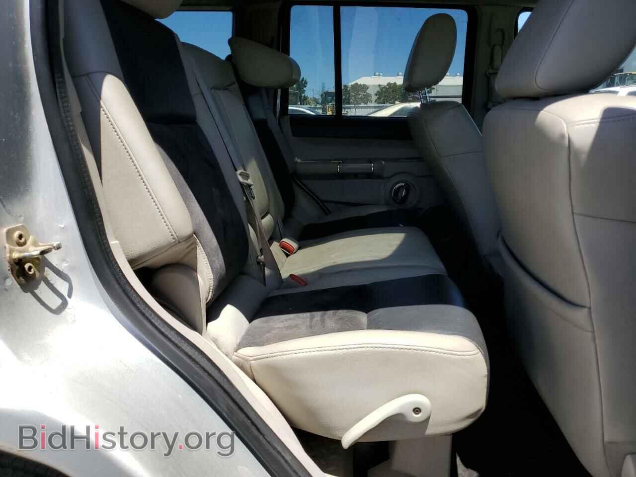 2007 JEEP COMMANDER - VIN: 1J8HH68297C635921 - Photo 10