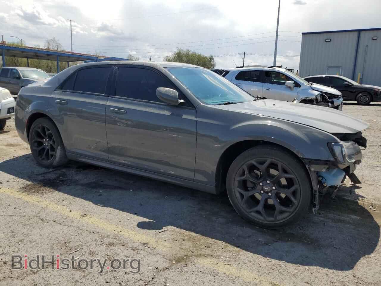 2019 CHRYSLER 300 - VIN: 2C3CCABG2KH686078 - Фото 4