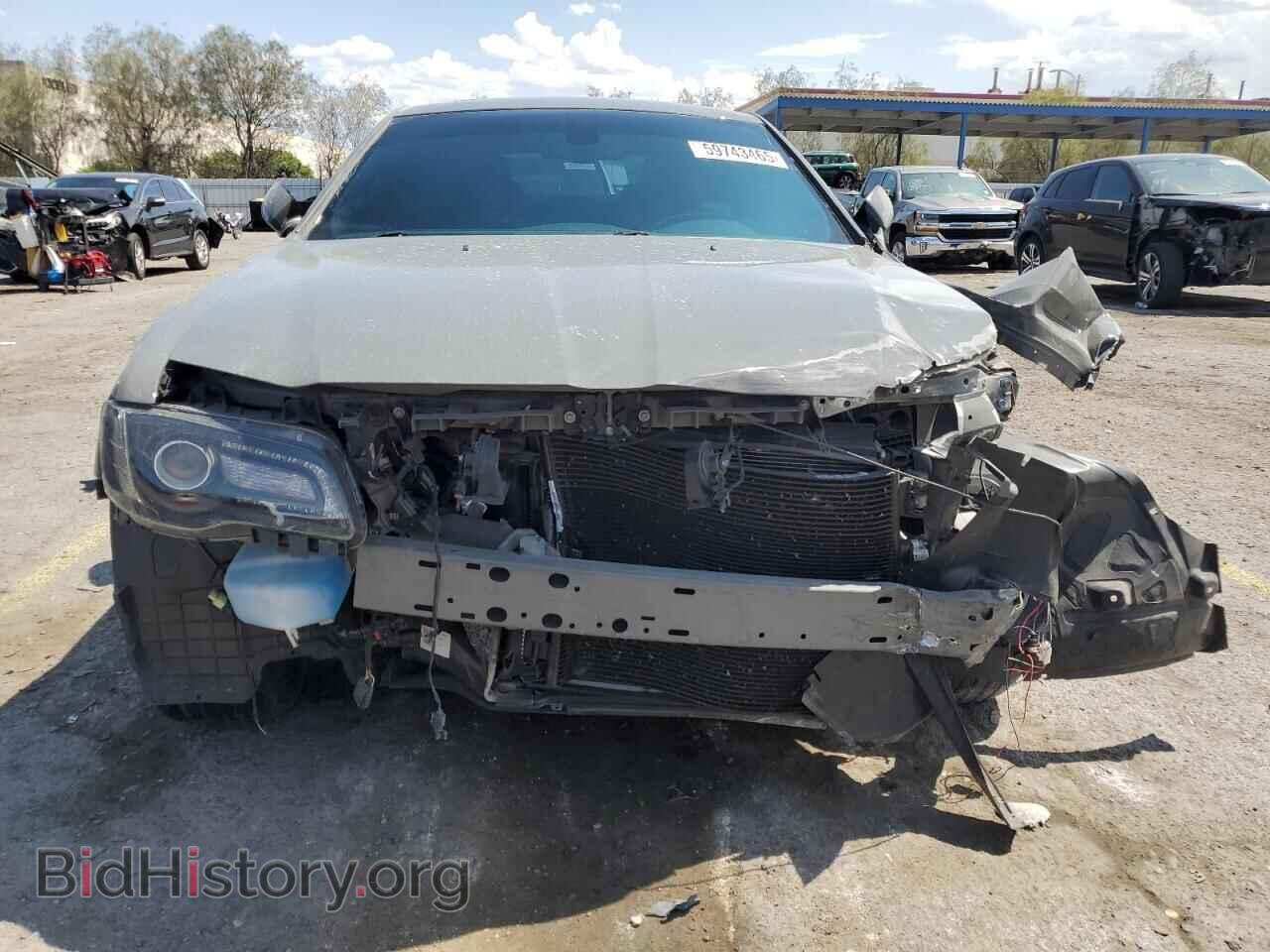 2019 CHRYSLER 300 - VIN: 2C3CCABG2KH686078 - Фото 5