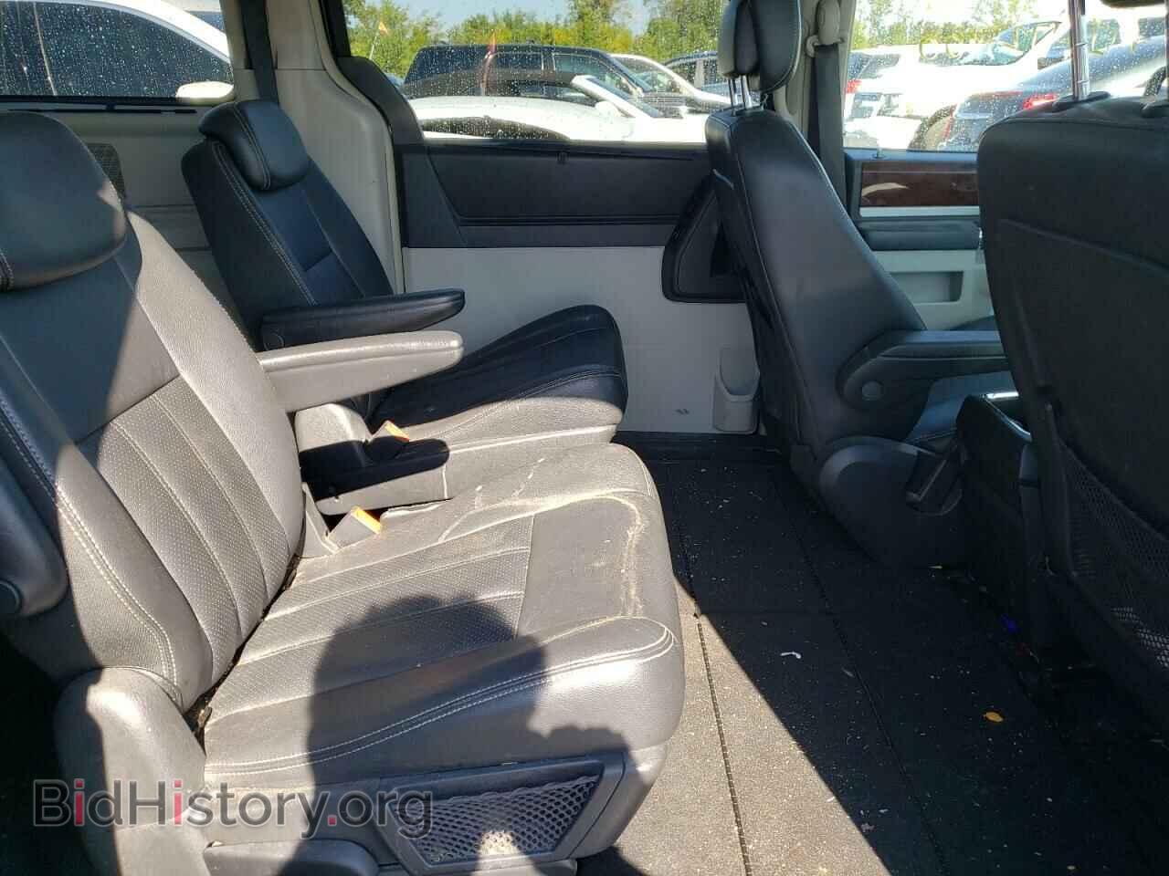 2010 CHRYSLER MINIVAN - VIN: 2A4RR8D11AR452040 - Photo 6