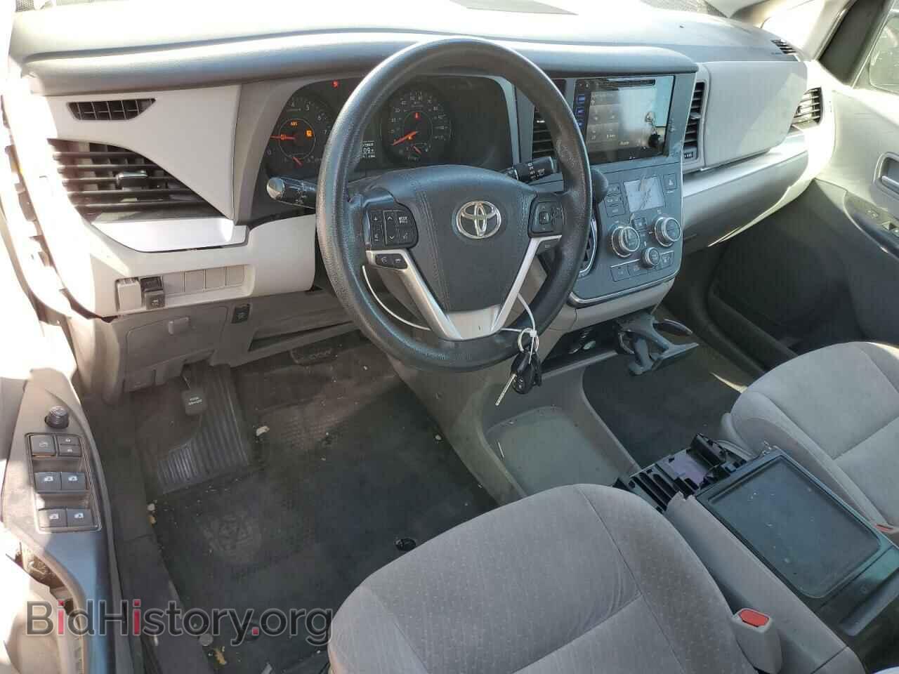 2017 TOYOTA All Models - VIN: 5TDKZ3DC4HS774300 - Фото 8