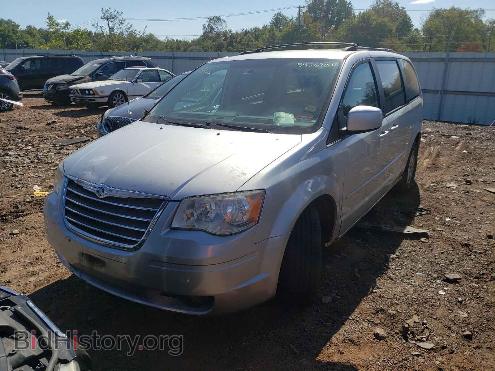 2010 CHRYSLER MINIVAN - VIN: 2A4RR5D17AR369937 - Фото 2