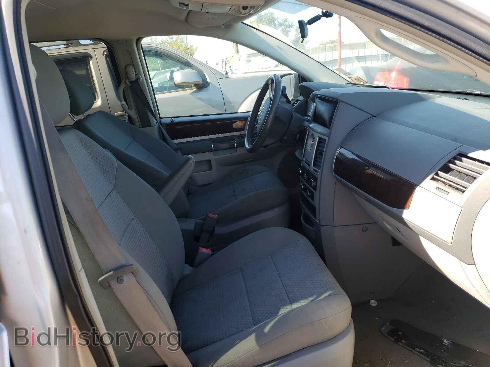 2010 CHRYSLER MINIVAN - VIN: 2A4RR5D17AR369937 - Фото 5