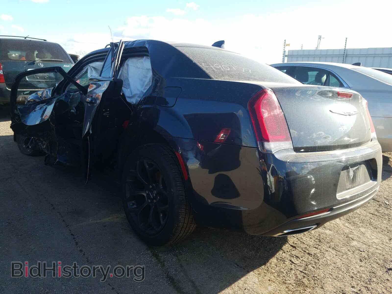 2019 CHRYSLER 300 - VIN: 2C3CCAAG5KH511695 - Фото 3