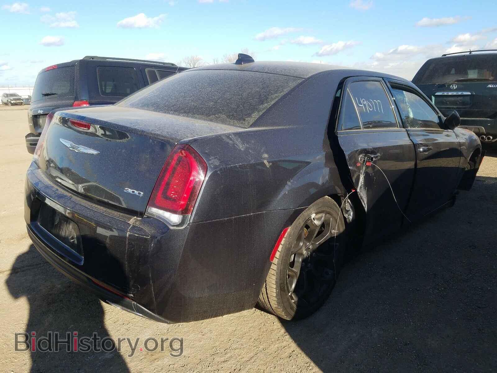 2019 CHRYSLER 300 - VIN: 2C3CCAAG5KH511695 - Фото 4