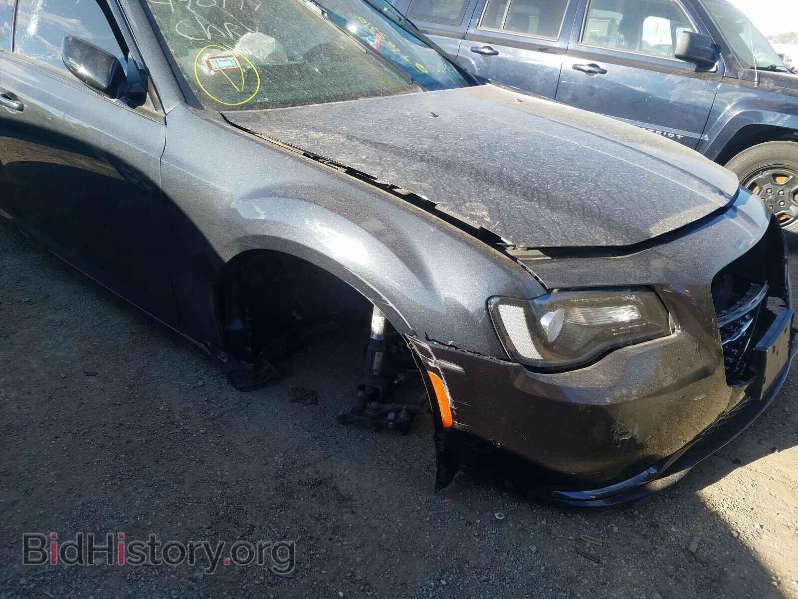 2019 CHRYSLER 300 - VIN: 2C3CCAAG5KH511695 - Фото 10