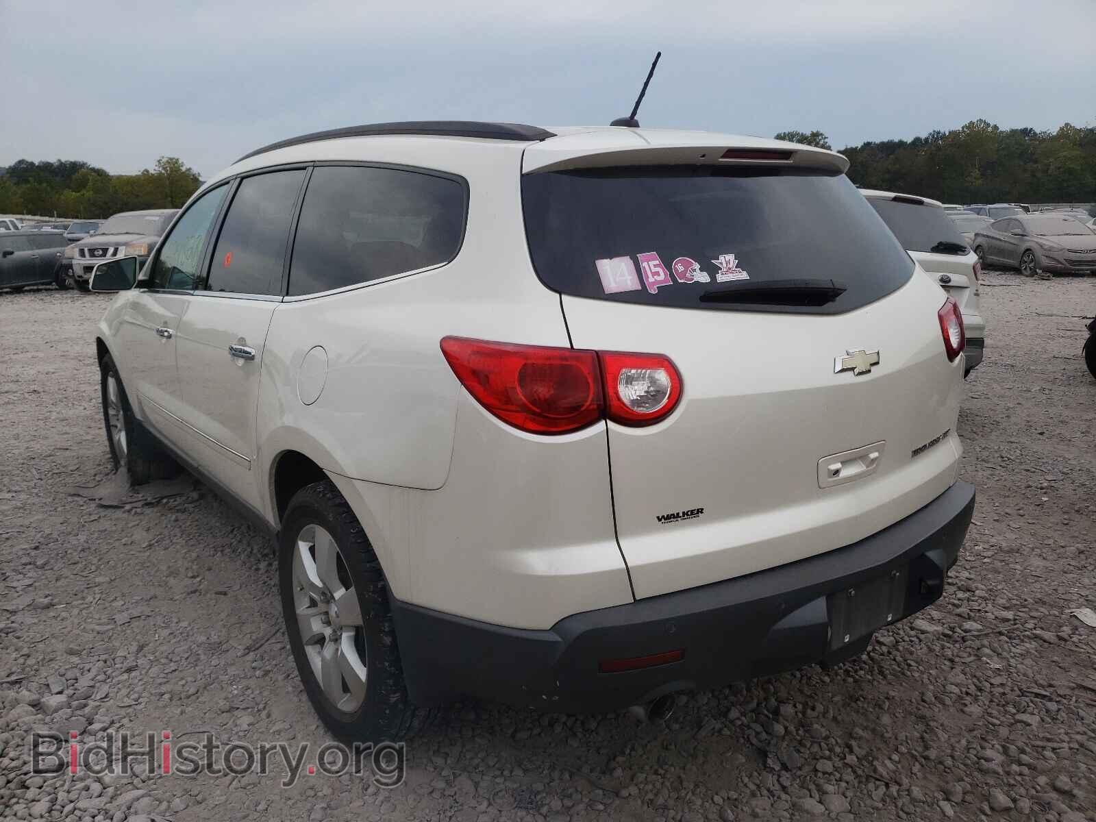 2011 CHEVROLET TRAVERSE - VIN: 1GNKRLED6BJ155331 - Фото 3