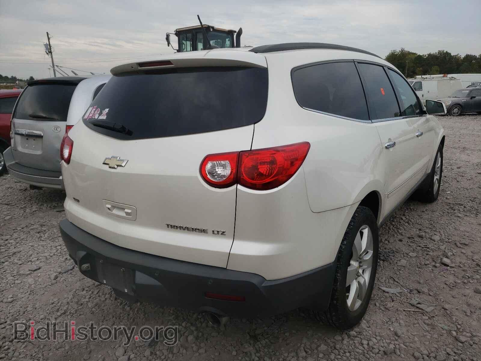 2011 CHEVROLET TRAVERSE - VIN: 1GNKRLED6BJ155331 - Фото 4