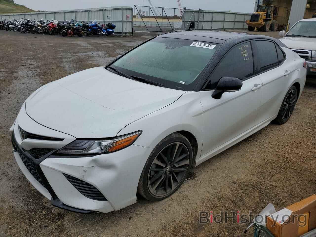 Photo 4T1BZ1HK4JU003287 - TOYOTA CAMRY 2018