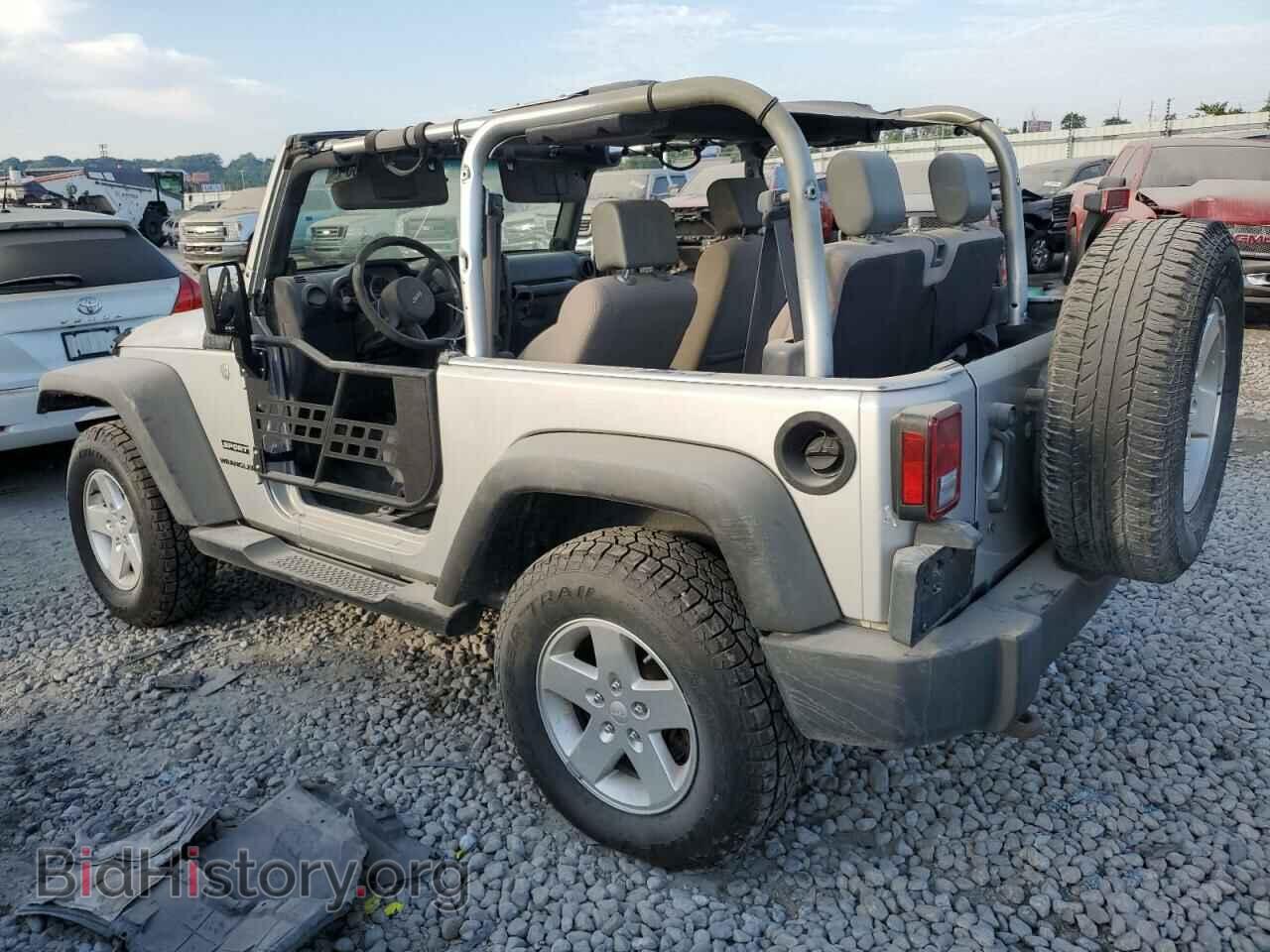 2010 JEEP WRANGLER - VIN: 1J4AA2D15AL125215 - Фото 2