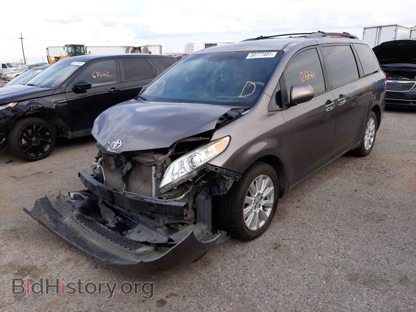 2013 TOYOTA SIENNA - VIN: 5TDJK3DC8DS056310 - Фото 2