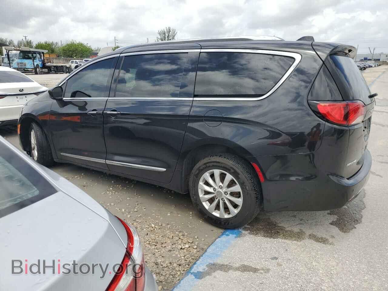 2019 CHRYSLER PACIFICA - VIN: 2C4RC1BG3KR624978 - Фото 2