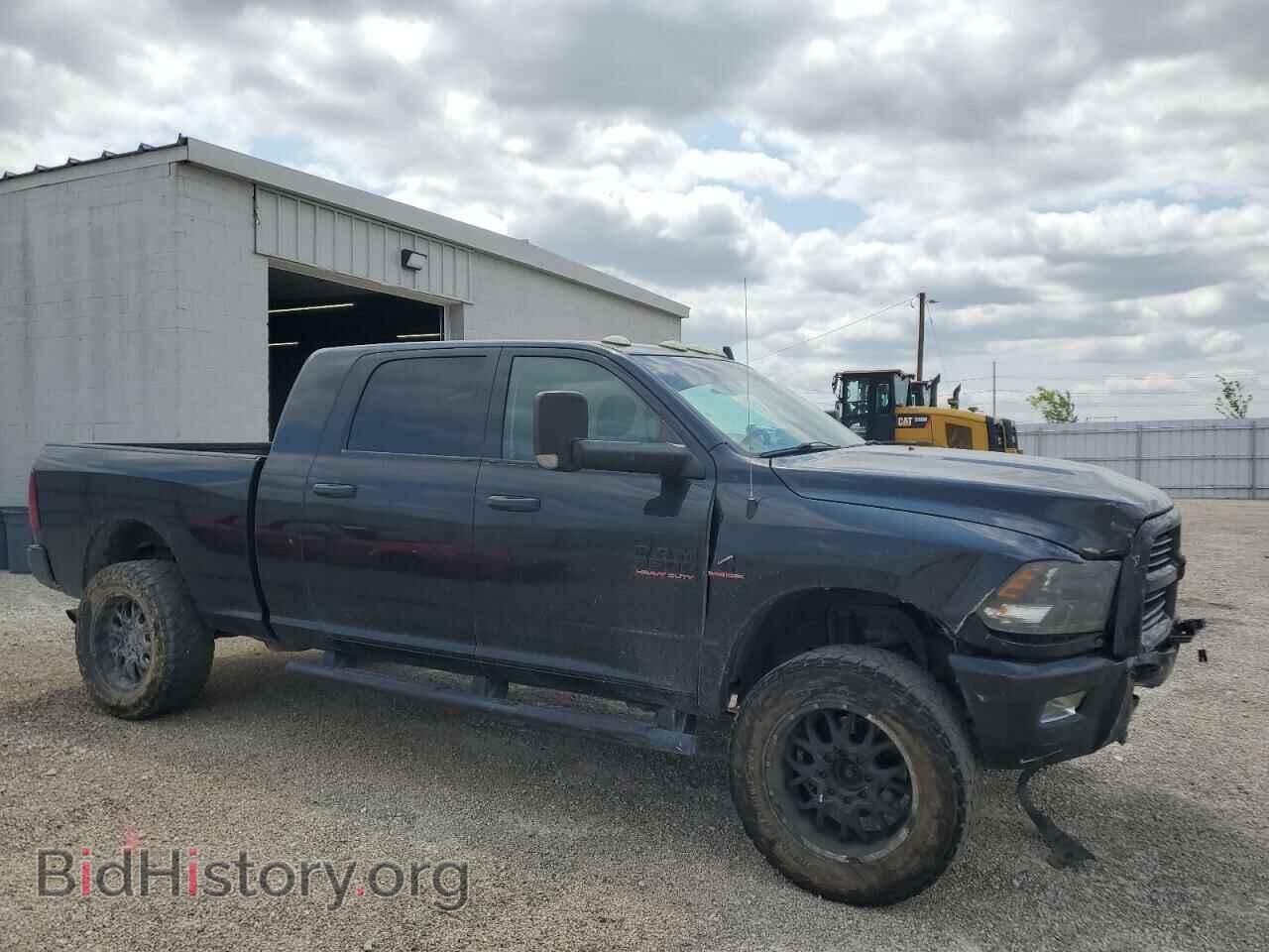 2016 RAM All Models - VIN: 3C6UR5ML5GG264501 - Photo 4