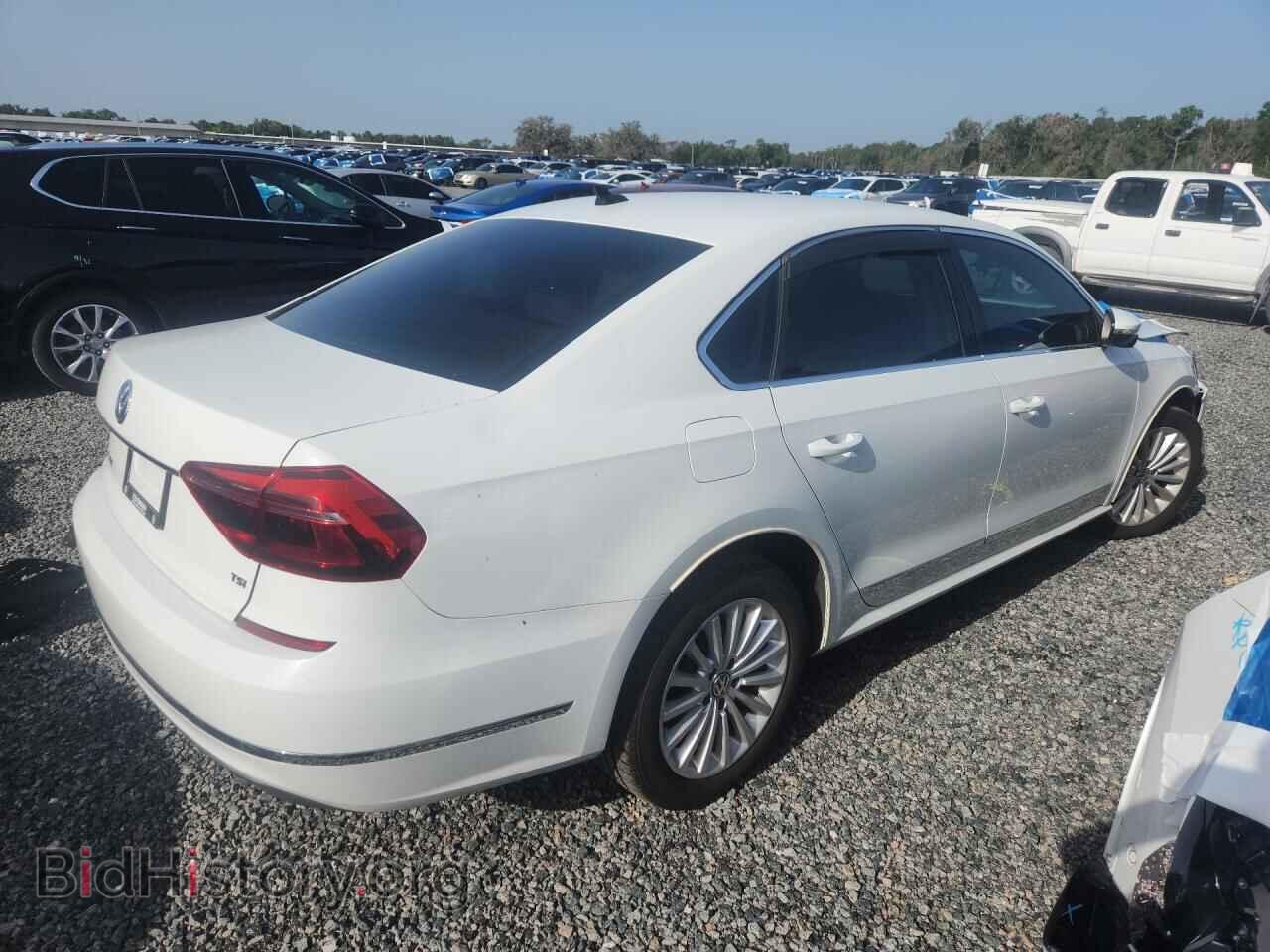 2017 VOLKSWAGEN PASSAT - VIN: 1VWBT7A30HC022234 - Фото 3