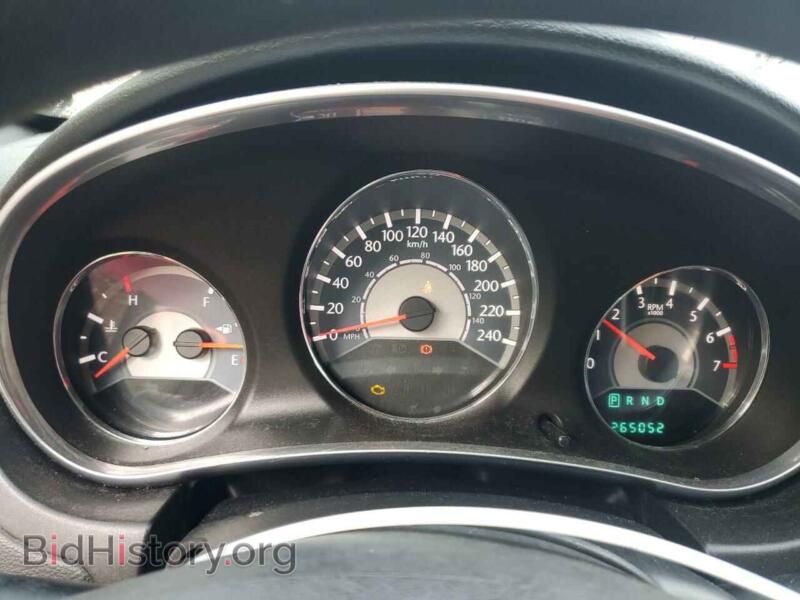 2013 Chrysler 200 (VIN 1C3CCBAB6DN553510) — photo 9 of 12