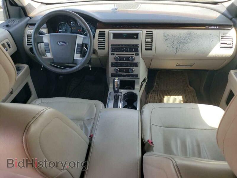 2011 Ford FLEX (VIN 2FMHK6CC8BBD27572) — photo 8 of 13