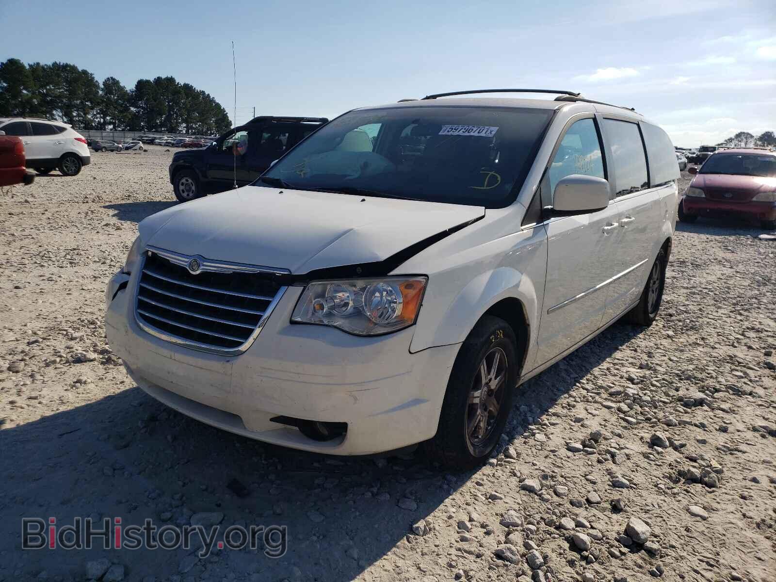 2010 CHRYSLER MINIVAN - VIN: 2A4RR8D1XAR451646 - Фото 2