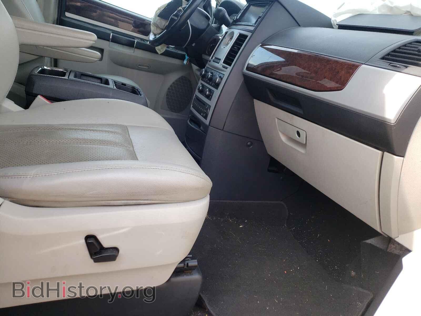 2010 CHRYSLER MINIVAN - VIN: 2A4RR8D1XAR451646 - Фото 5