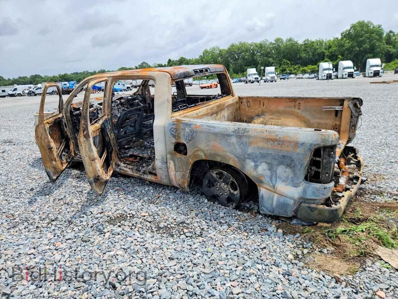 2025 RAM 1500 - VIN: 1C6SRFGP9SN694057 - Photo 2