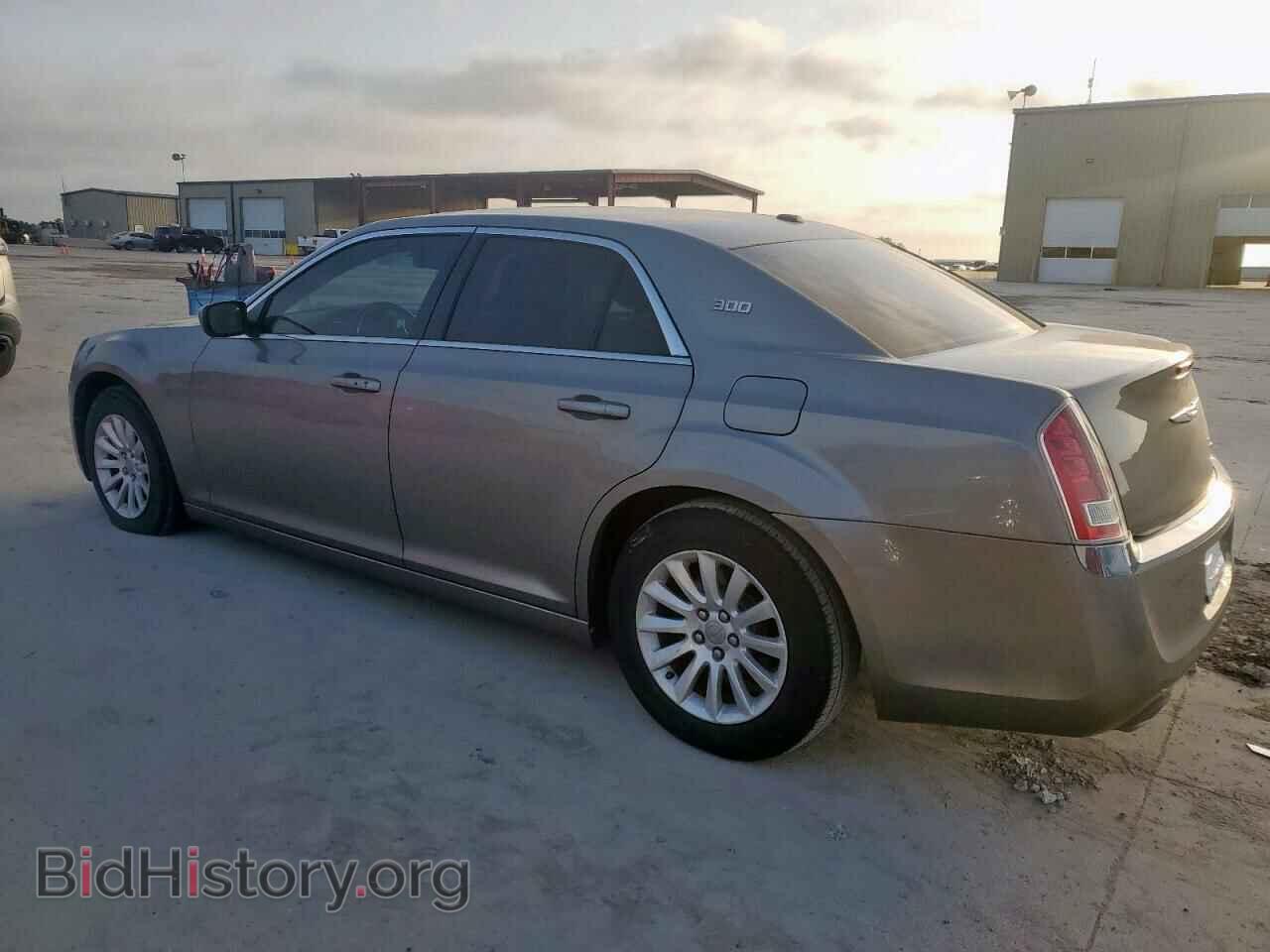 2014 CHRYSLER 300 - VIN: 2C3CCAAG6EH175446 - Фото 2