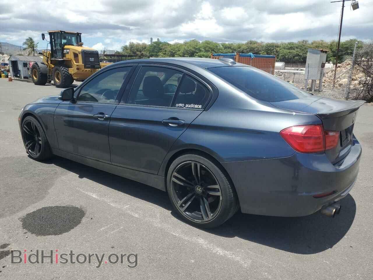 2013 BMW 3 SERIES - VIN: WBA3C1C5XDF442074 - Фото 2