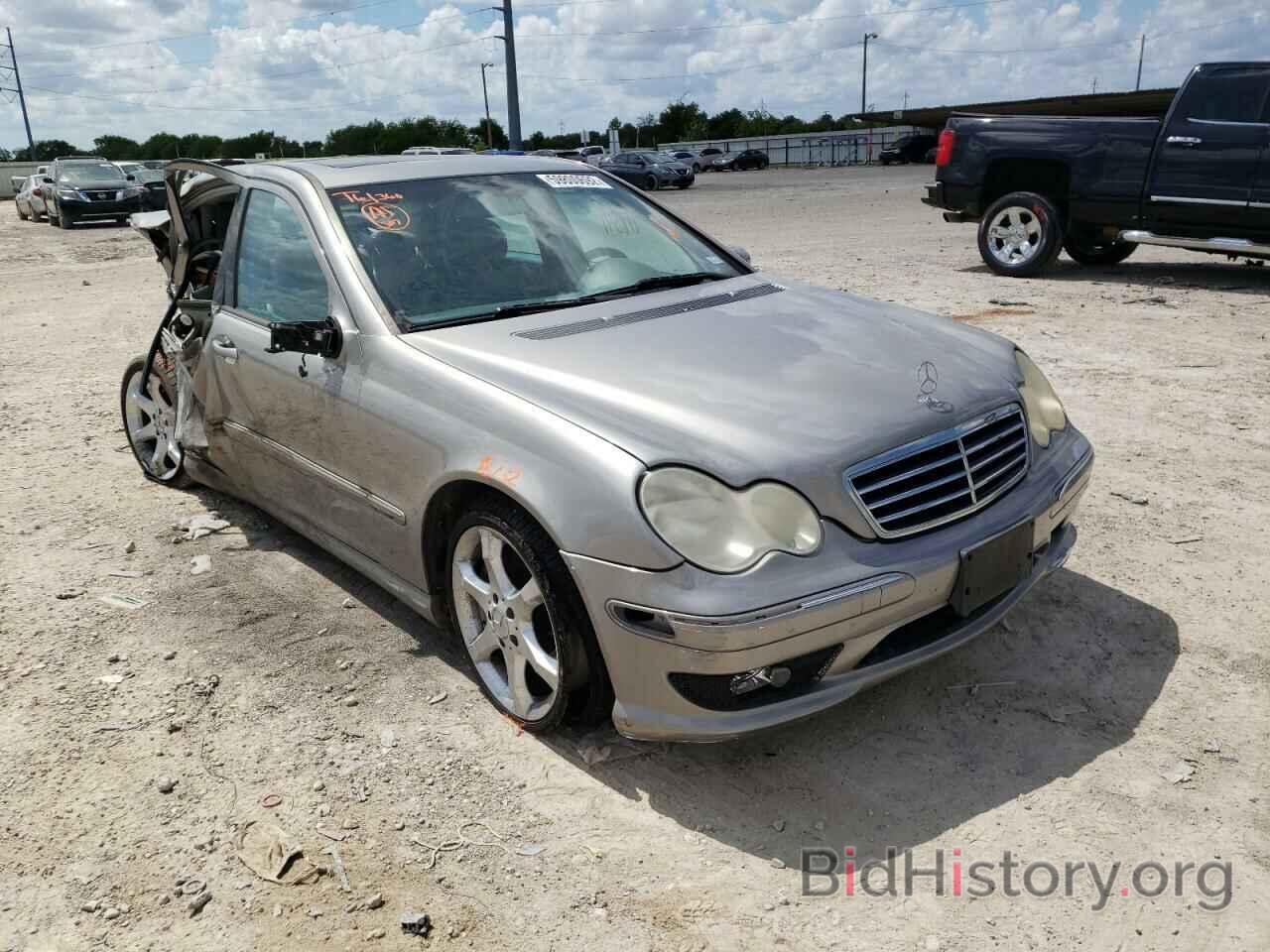 Photo WDBRF52H37A933979 - MERCEDES-BENZ C-CLASS 2007