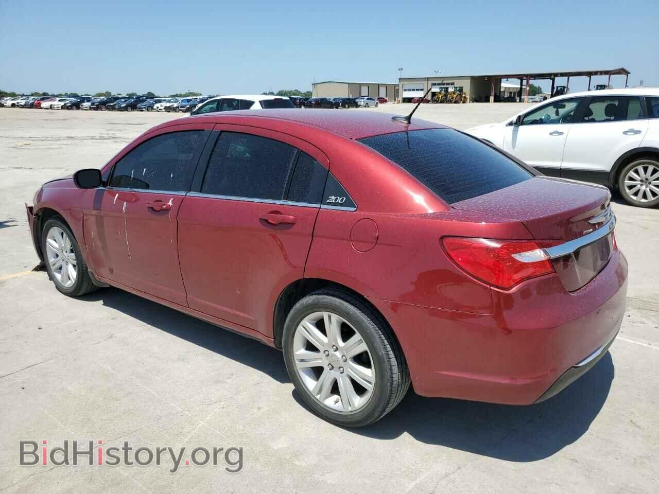 2013 CHRYSLER 200 - VIN: 1C3CCBAB6DN704555 - Фото 2