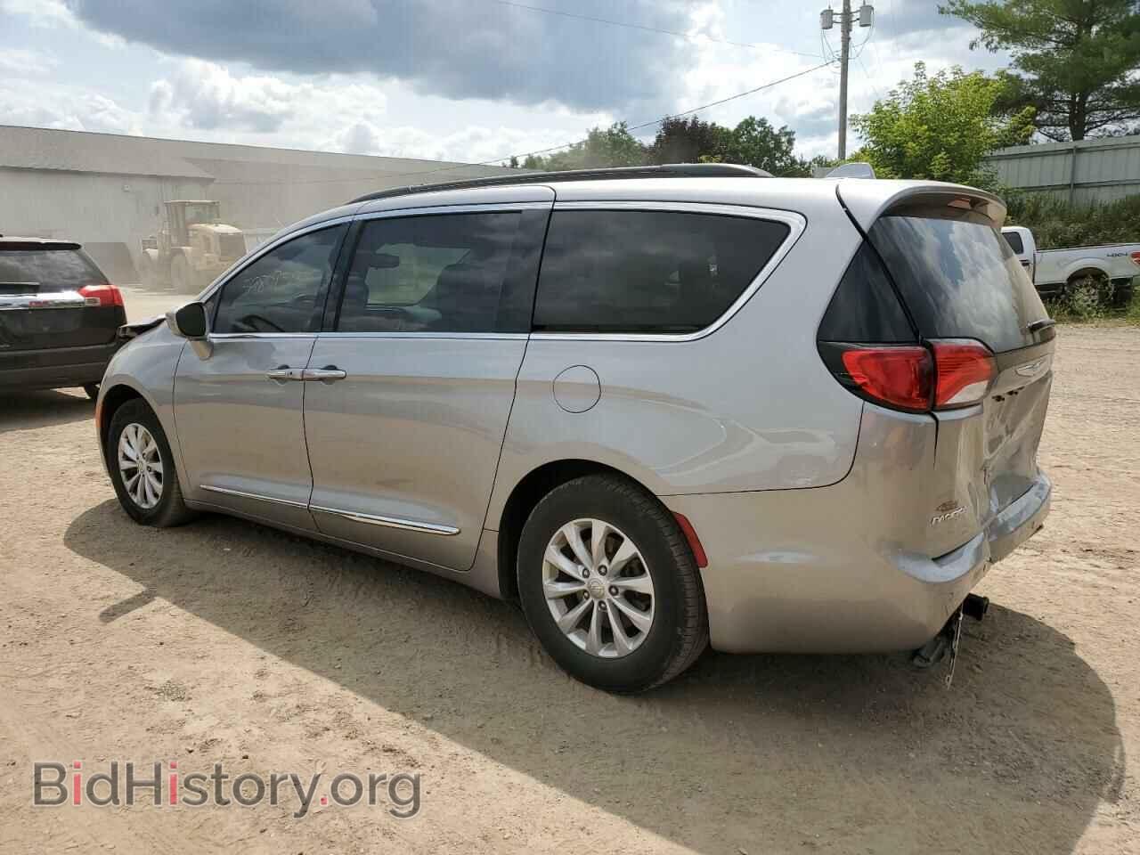 2017 CHRYSLER PACIFICA - VIN: 2C4RC1BG5HR739123 - Photo 2