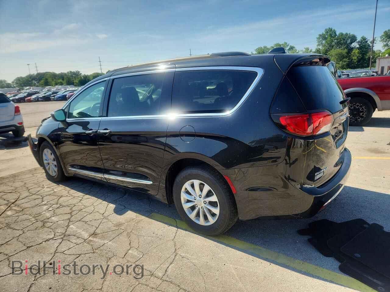 2017 CHRYSLER PACIFICA - VIN: 2C4RC1BGXHR638255 - Фото 2