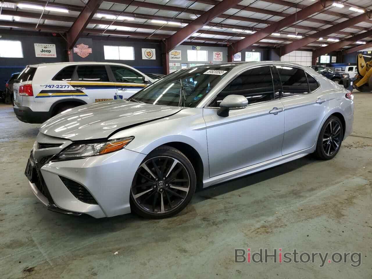 Photo 4T1B61HK5JU124175 - TOYOTA CAMRY 2018